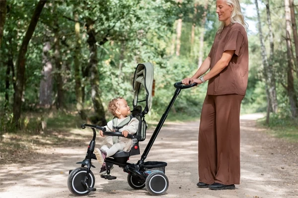 Verstel- en afneembare zonnekap
