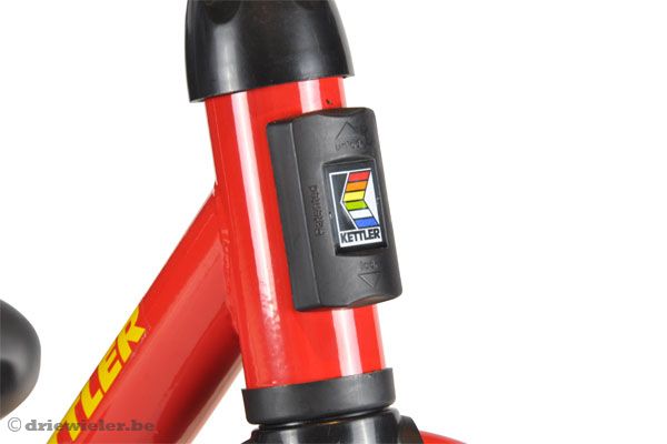 Schuifbare stuurbegrenzer met Kettler logo.