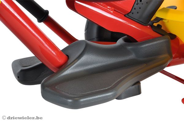 Handige verwijderbare voetenplank.