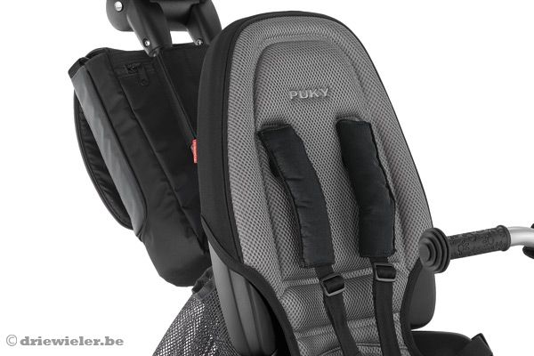 Ergonomische zitting met 5-puntsriem.