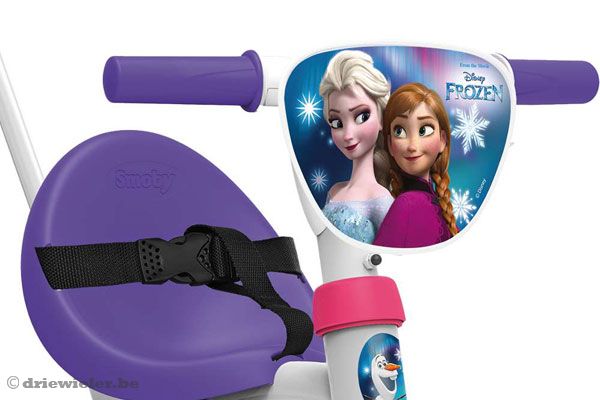 Ergonomische zitting met veiligheidsriempje.