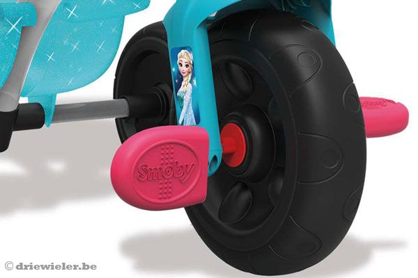 Met anti-slip pedalen.